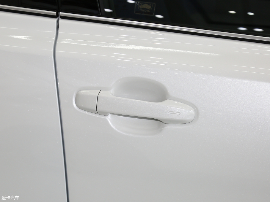 2018SC-HR 2.0L CVTIȰ V