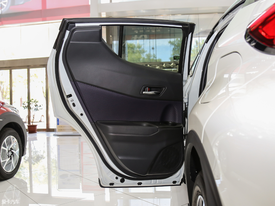 2018SC-HR 2.0L CVTIȰ V