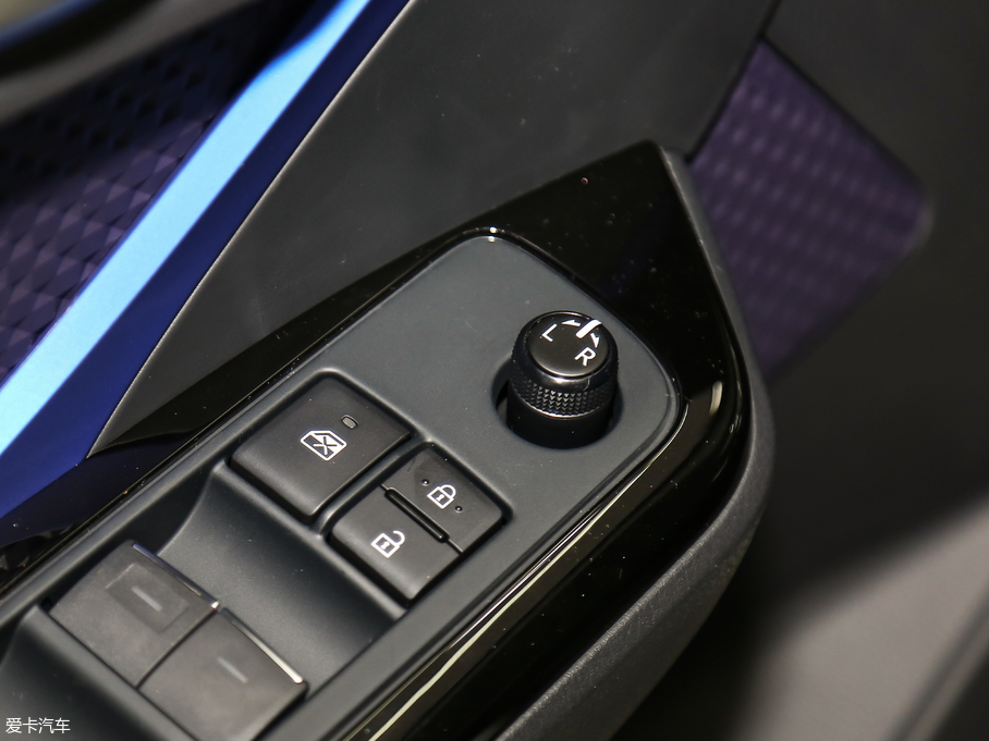 2018SC-HR 2.0L CVTI(lng)Ȱ V