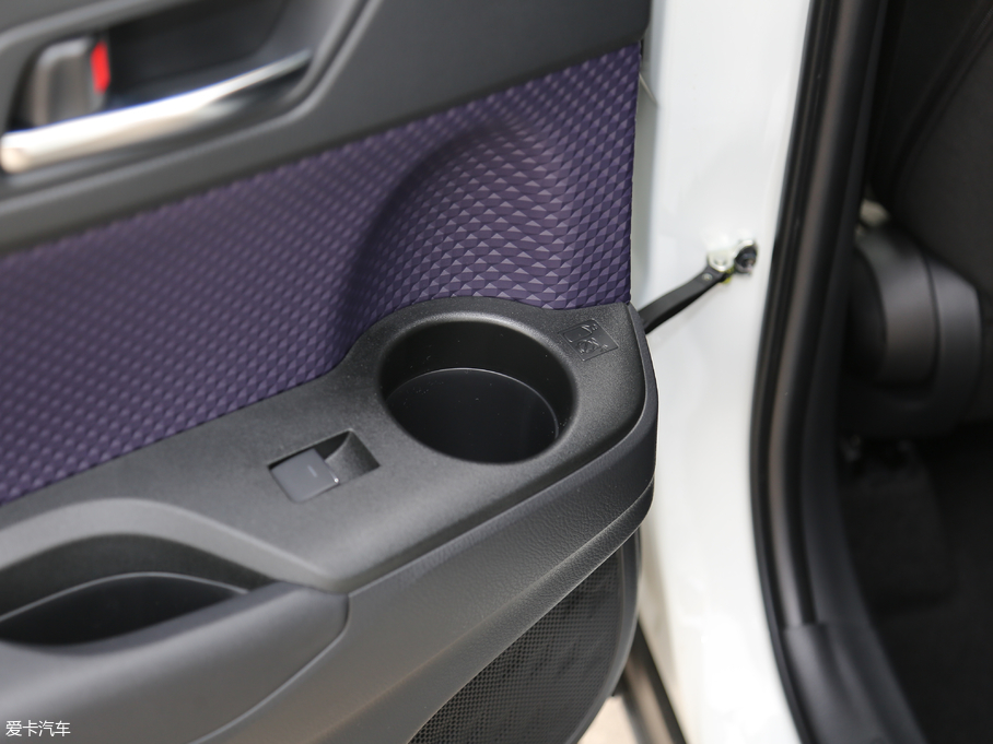 2018SC-HR 2.0L CVTI؄e V