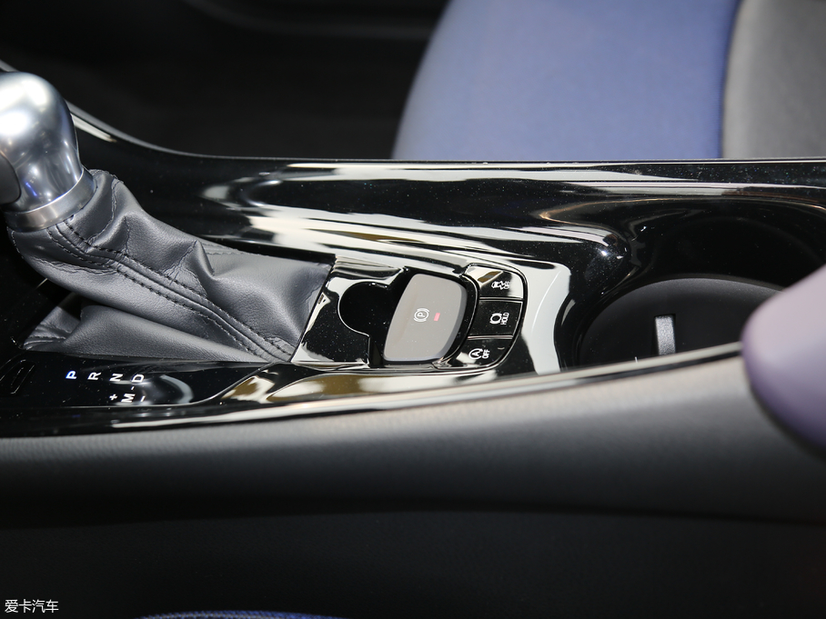 2018SC-HR 2.0L CVTI؄e V