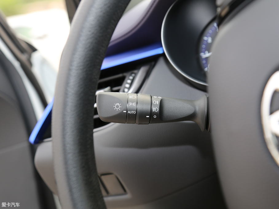 2018SC-HR 2.0L CVTI؄e V