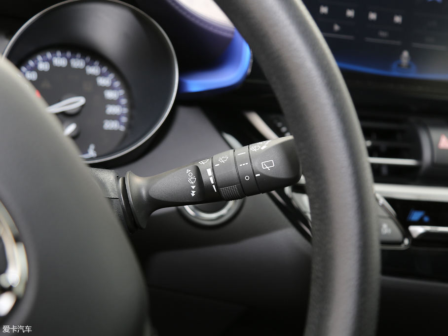 2018SC-HR 2.0L CVTI؄e V