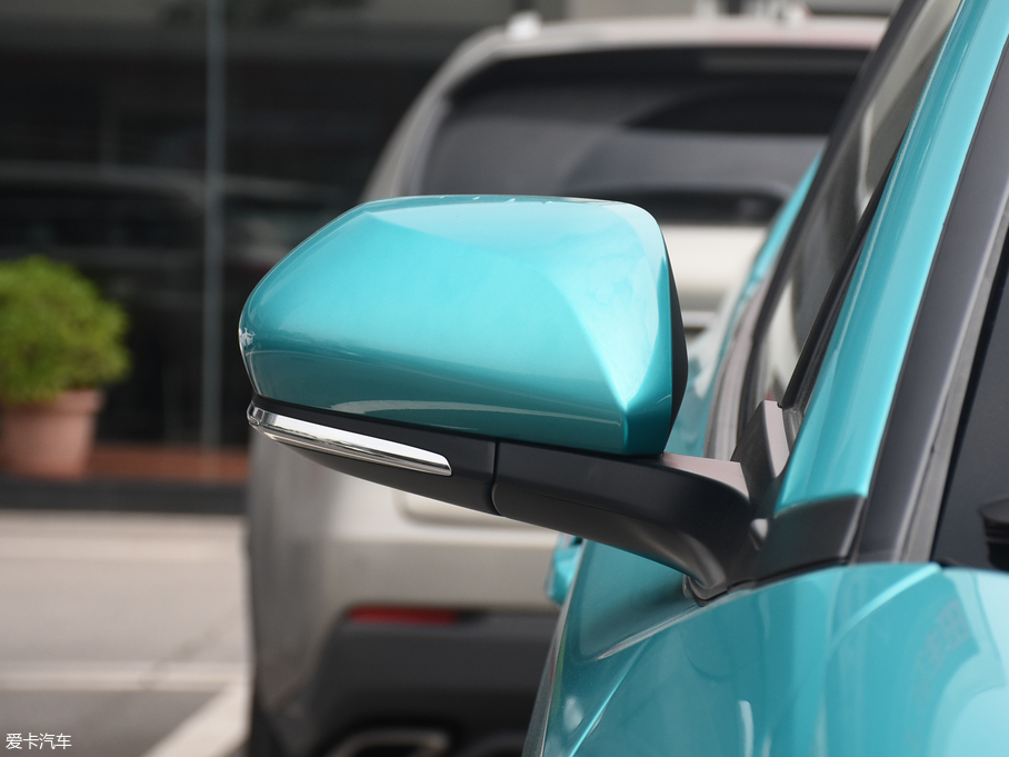 2018SC-HR 촰 2.0L CVTA V