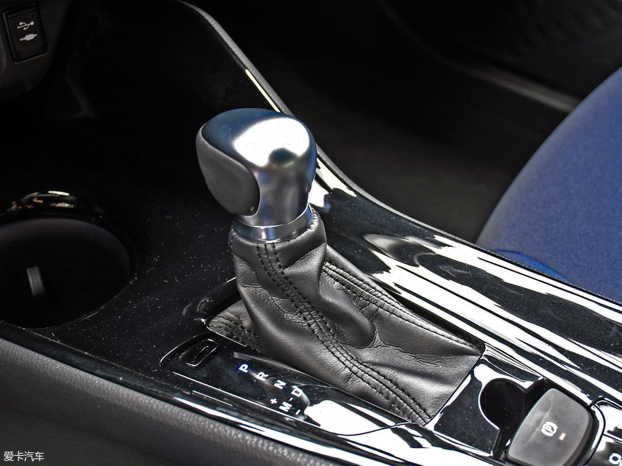 2018SC-HR 촰 2.0L CVTA V