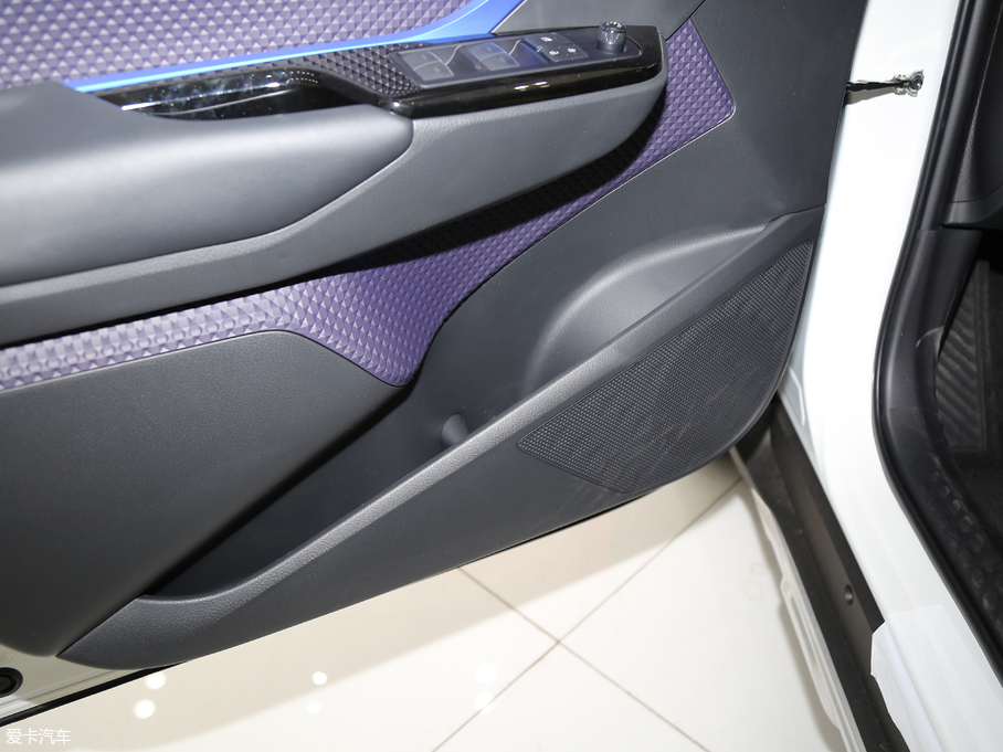 2018SC-HR 2.0L CVTI(lng)Ȱ V