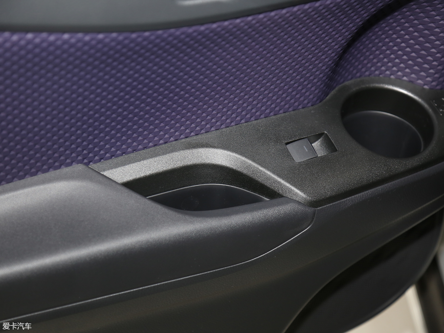 2018SC-HR 2.0L CVTIȰ V