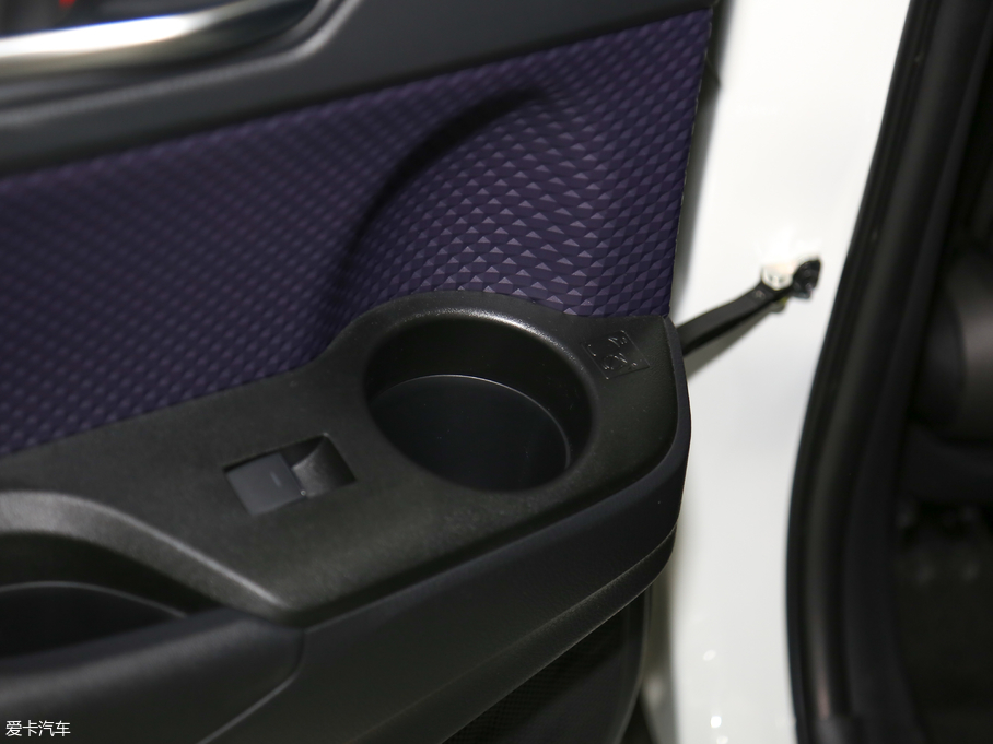 2018SC-HR 2.0L CVTI(lng)Ȱ V