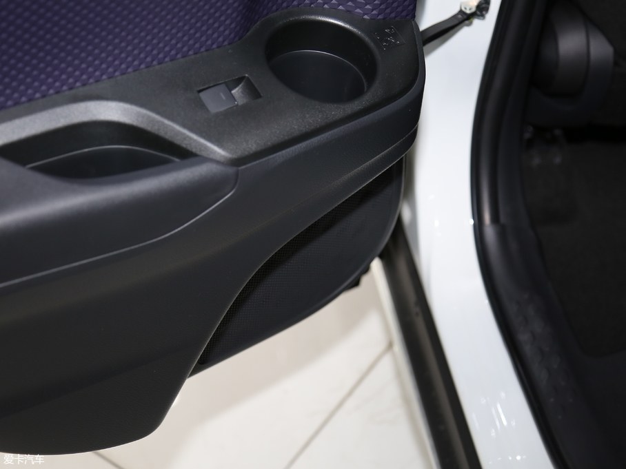 2018SC-HR 2.0L CVTIȰ V