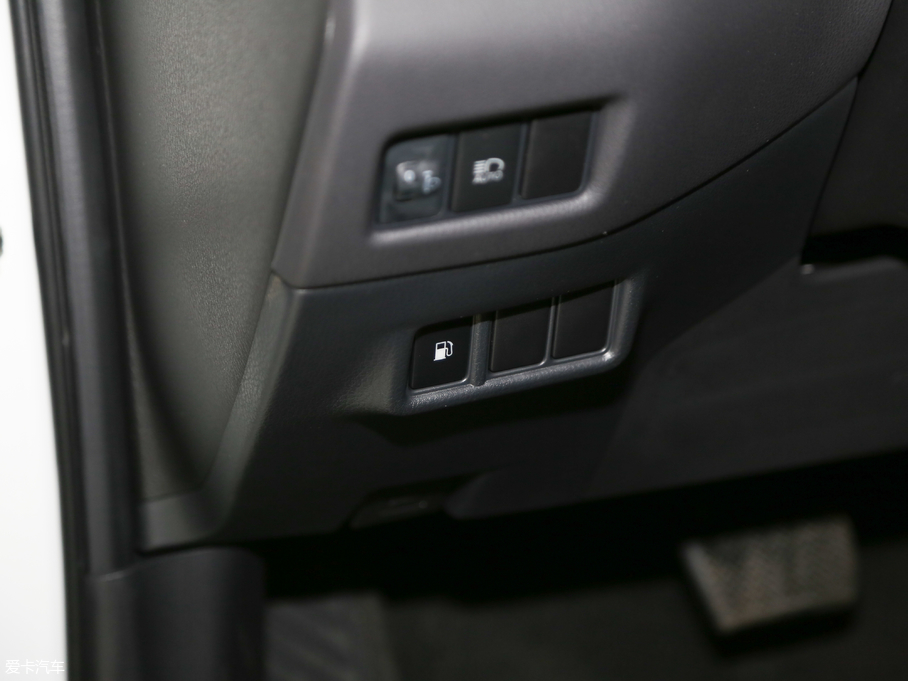 2018���S��C-HR 2.0L CVT�����I�Ȱ� ��V