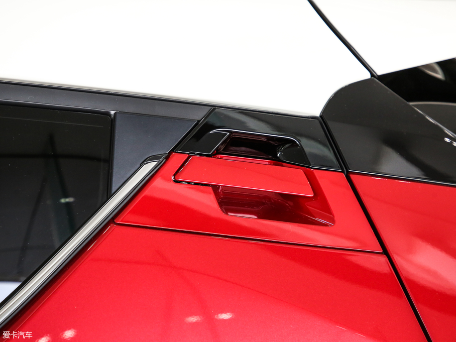 2018SC-HR 2.0L CVTIȰ V