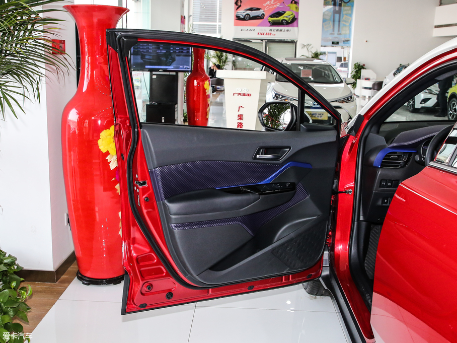 2018SC-HR 2.0L CVTIȰ V