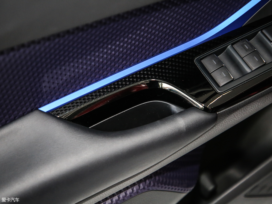 2018SC-HR 2.0L CVTI(lng)Ȱ V