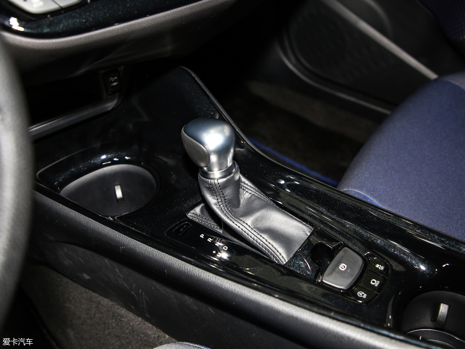 2018SC-HR 2.0L CVTIȰ V