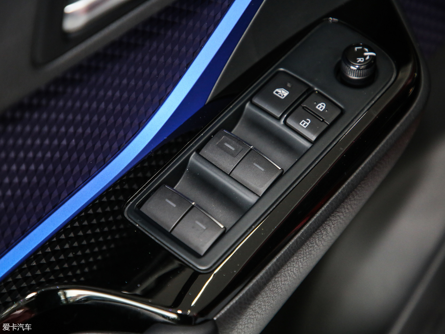 2018SC-HR 2.0L CVTIȰ V