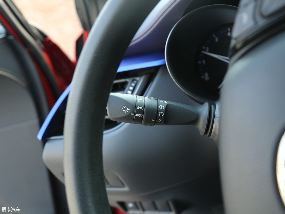 2018SC-HR 촰 2.0L CVTI(lng) VI