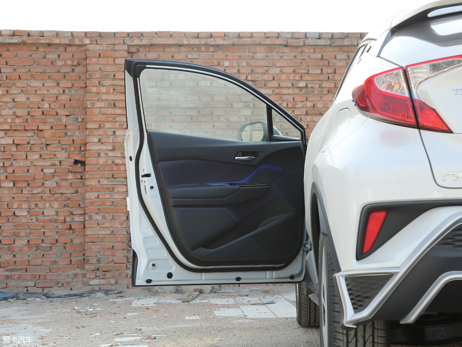 2018���S��C-HR �촰�� 2.0L CVT�����I���� ��VI