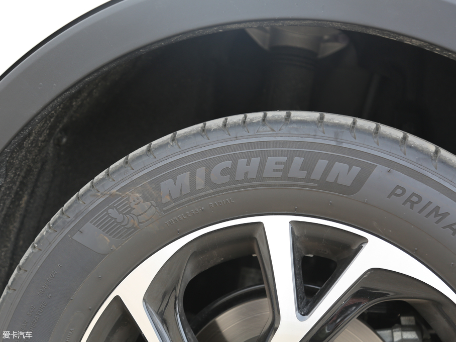 2018SC-HR 촰 2.0L CVTA VI