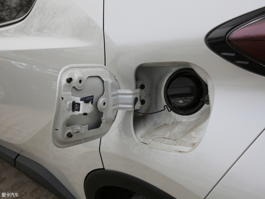 2018SC-HR 촰 2.0L CVTA VI