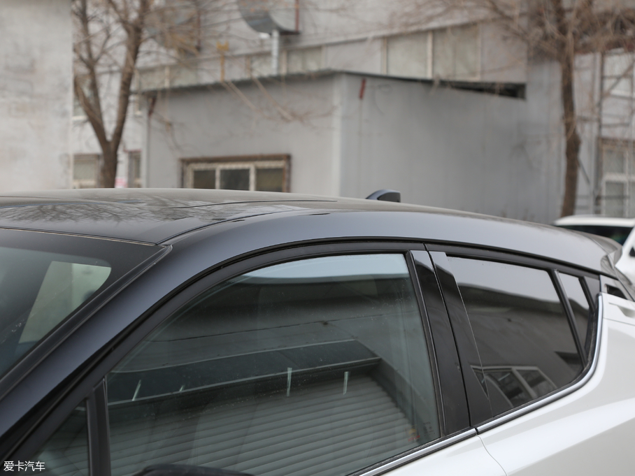 2018SC-HR 촰 2.0L CVTA VI