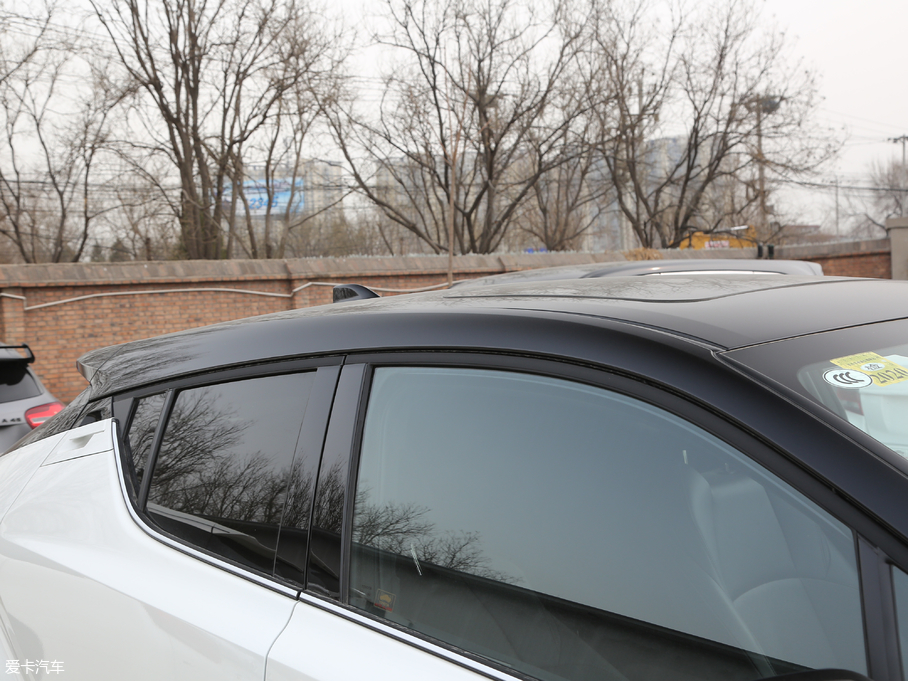 2018SC-HR 촰 2.0L CVTA VI