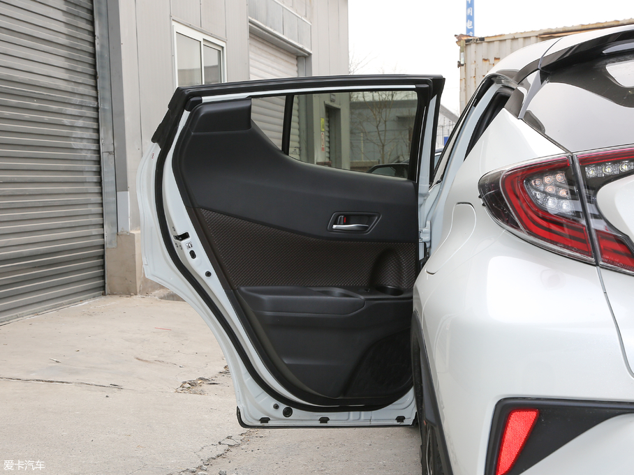 2018SC-HR 촰 2.0L CVTA VI