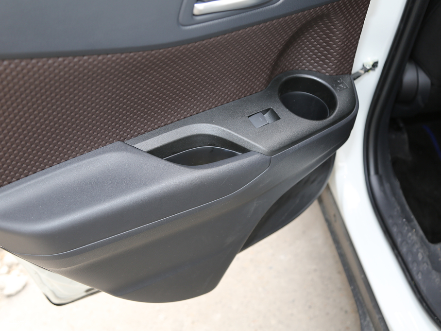 2018SC-HR 촰 2.0L CVTA VI