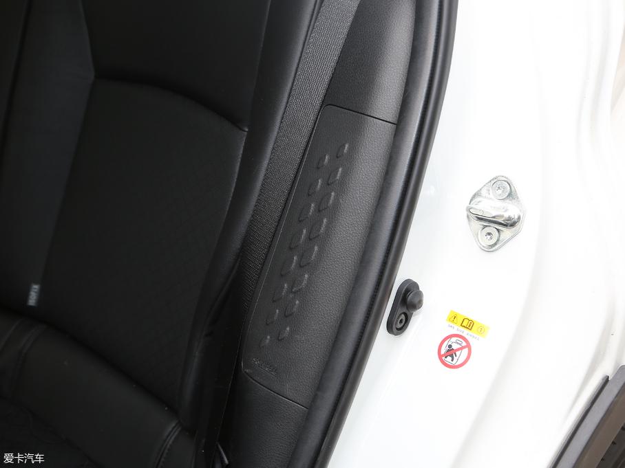 2018SC-HR 촰 2.0L CVTA VI