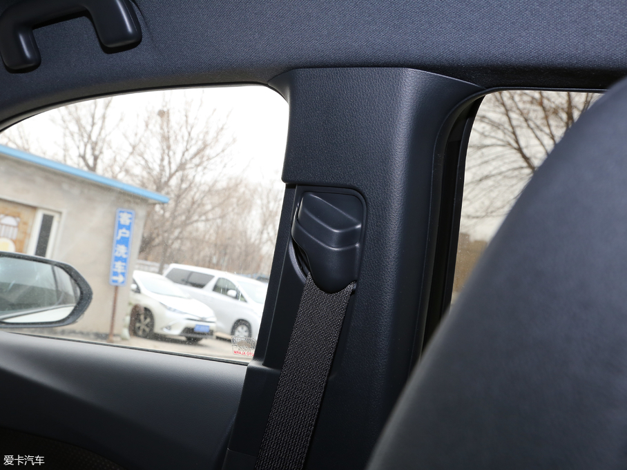 2018SC-HR 촰 2.0L CVTA VI