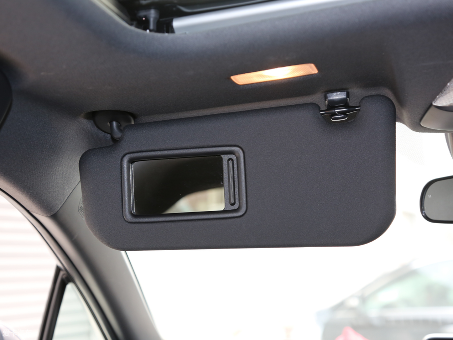 2018SC-HR 촰 2.0L CVTA VI