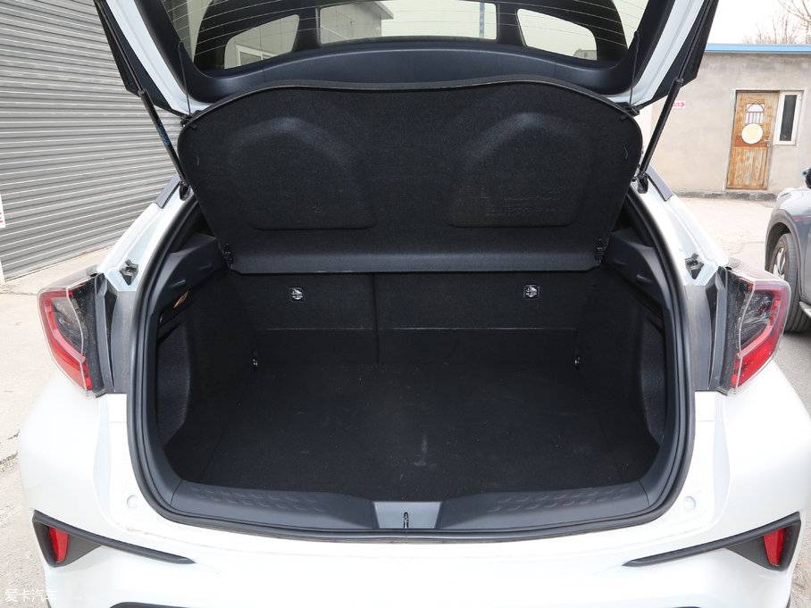 2018SC-HR 촰 2.0L CVTA VI