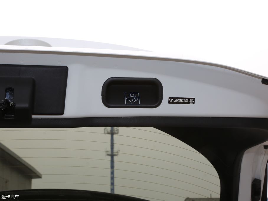 2018SC-HR 촰 2.0L CVTA (gu)VI