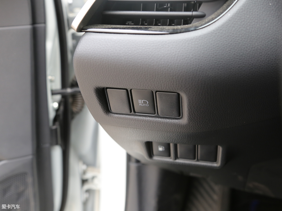 2018SC-HR 촰 2.0L CVTA VI