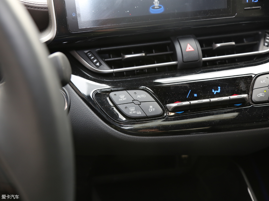 2018���S��C-HR �촰�� 2.0L CVT���A�� ��(gu��)VI