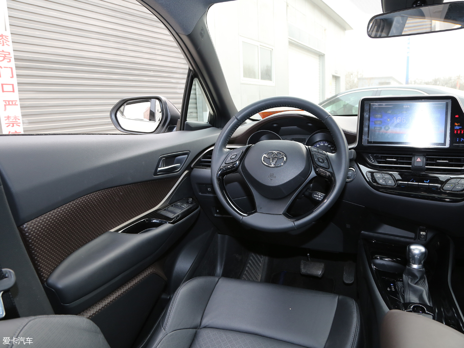 2018SC-HR 촰 2.0L CVTA VI