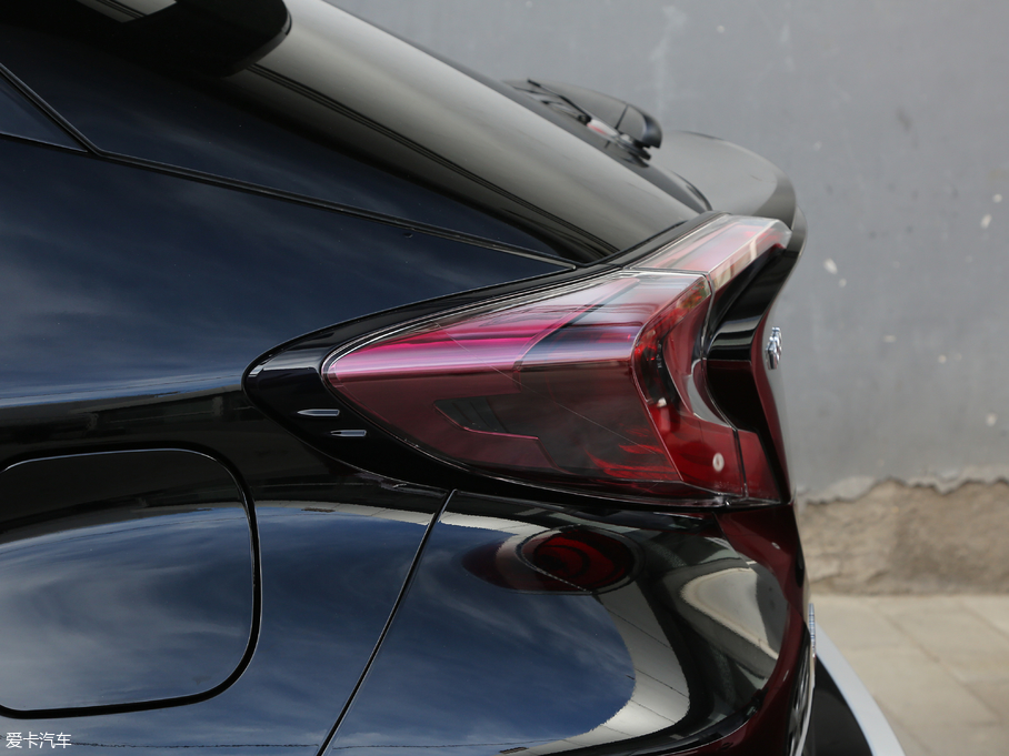 2018SC-HR 2.0L CVTܺA VI