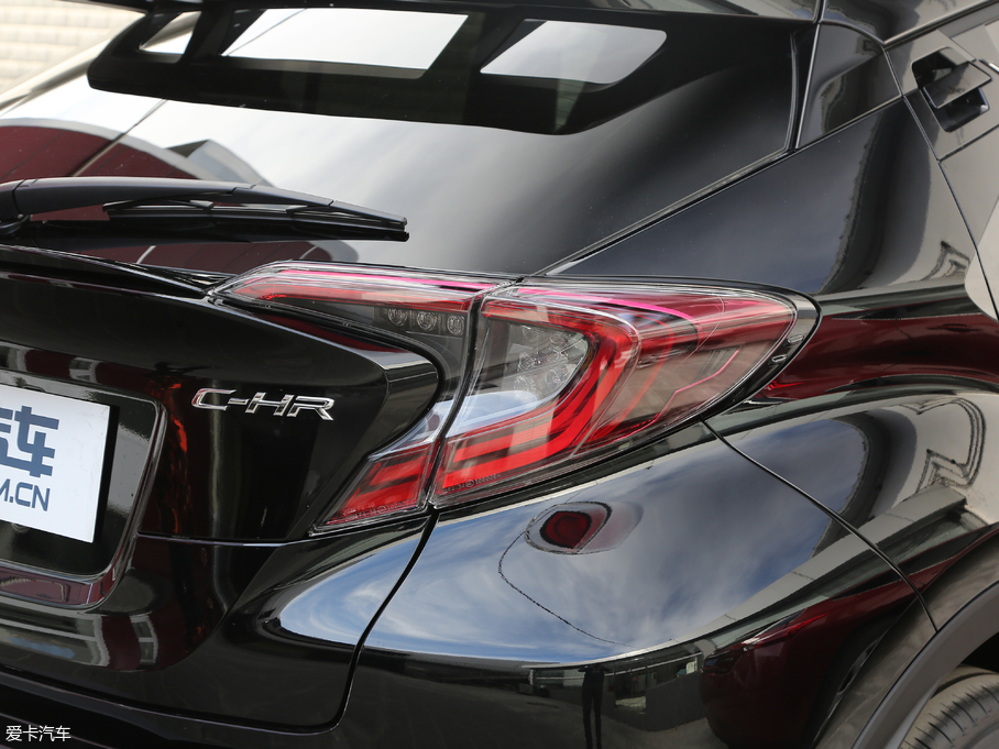 2018���S��C-HR 2.0L CVT���ܺ��A�� ��VI