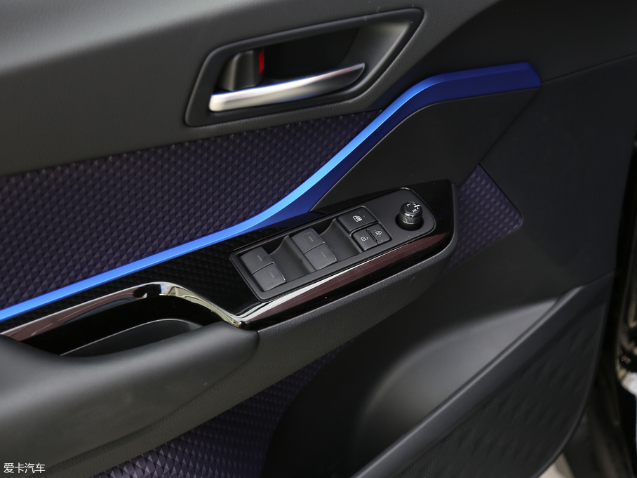 2018SC-HR 2.0L CVTܺA VI