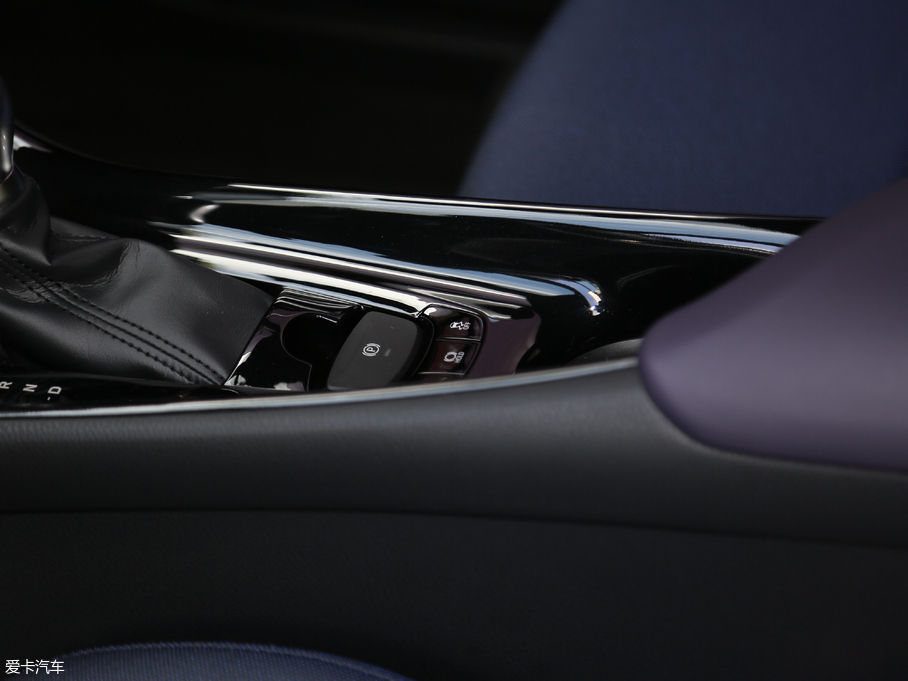 2018SC-HR 2.0L CVTܺA VI