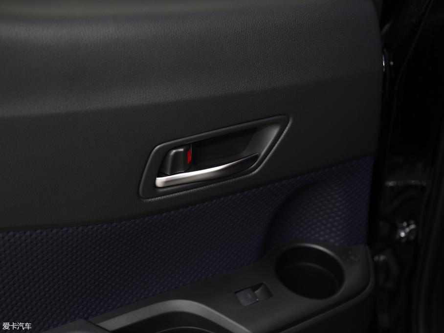 2018���S��C-HR 2.0L CVT���ܺ��A�� ��VI