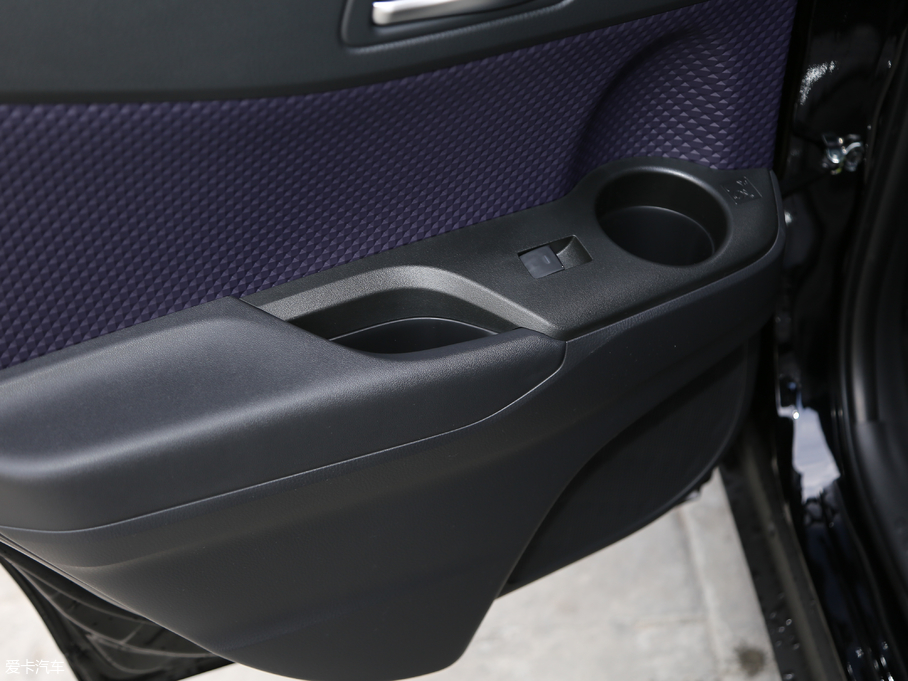 2018���S��C-HR 2.0L CVT���ܺ��A�� ��VI