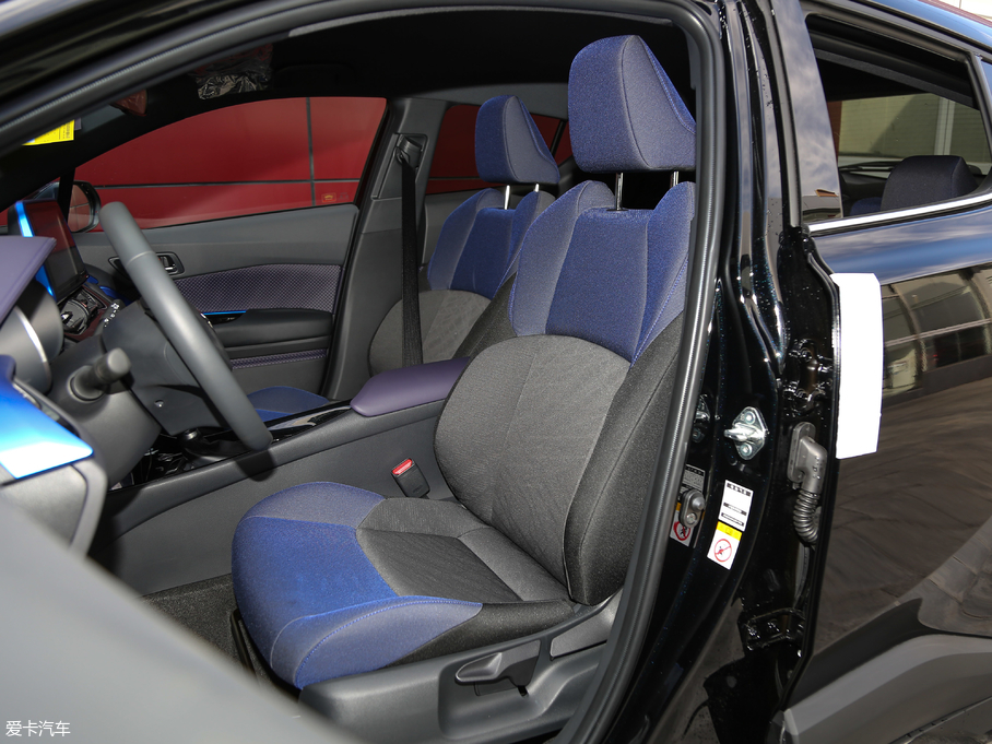 2018���S��C-HR 2.0L CVT���ܺ��A�� ��VI