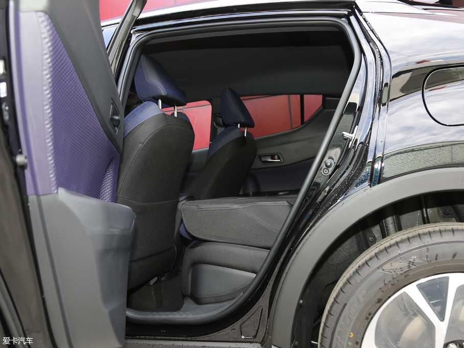 2018���S��C-HR 2.0L CVT���ܺ��A�� ��(gu��)VI