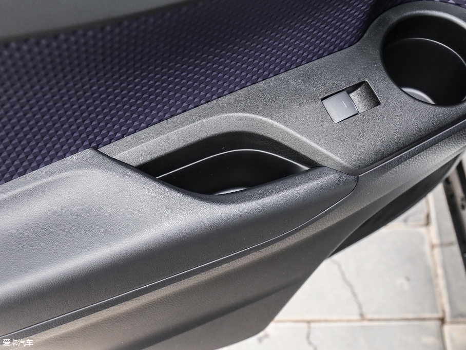 2018SC-HR 촰 2.0L CVTܺA VI