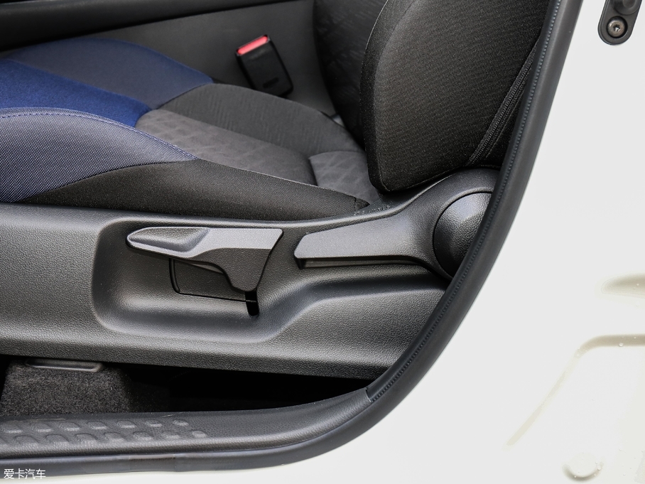 2018���S��C-HR �촰�� 2.0L CVT���ܺ��A�� ��VI