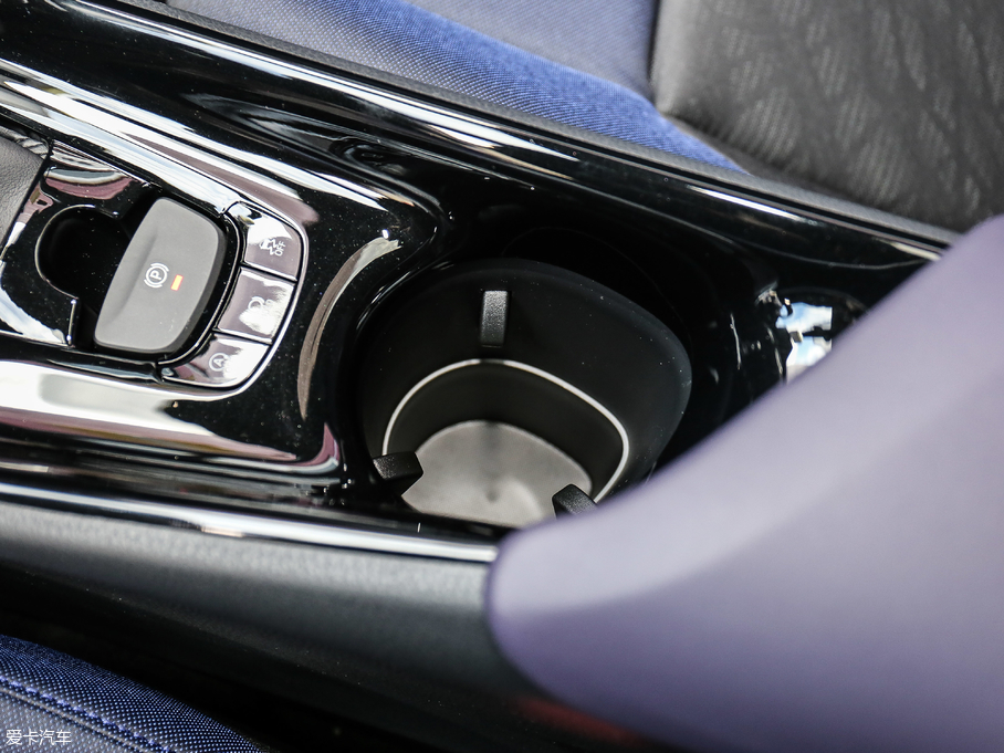 2018SC-HR 촰 2.0L CVTܺA VI