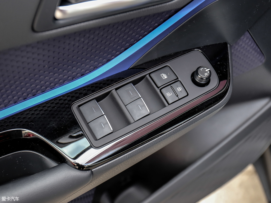 2018SC-HR 촰 2.0L CVTܺA VI