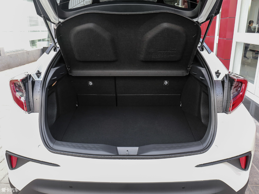 2018SC-HR 촰 2.0L CVTܺA V