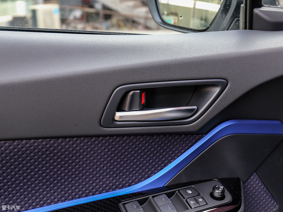 2018SC-HR 촰 2.0L CVTܺA V