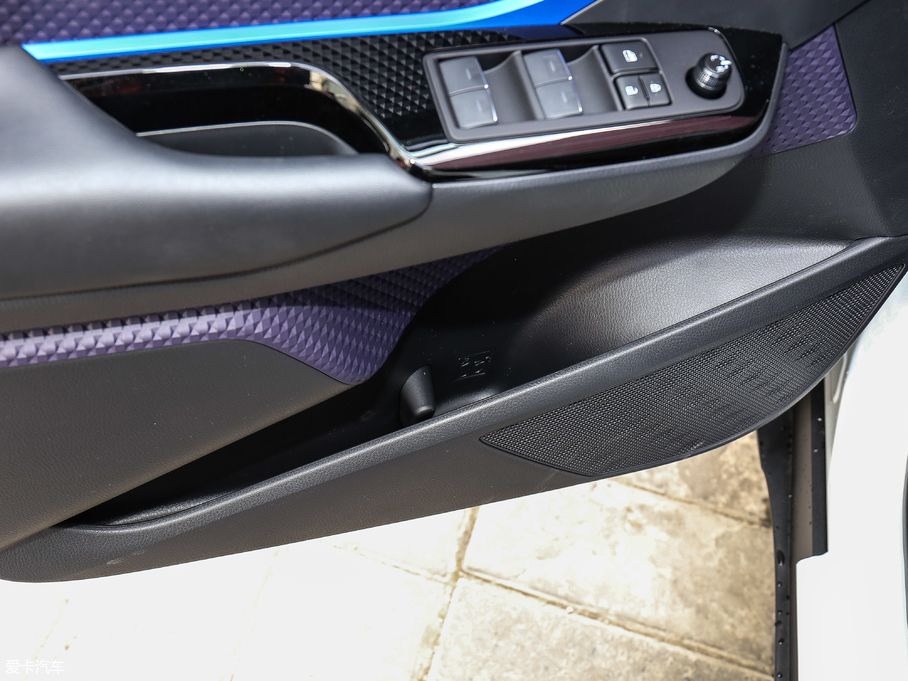 2018SC-HR 촰 2.0L CVTܺA (gu)V